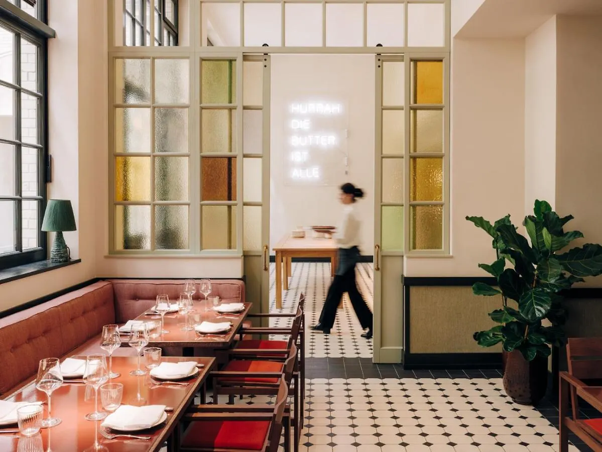 Boutique Hotel Chateau Royal Berlin 5*,