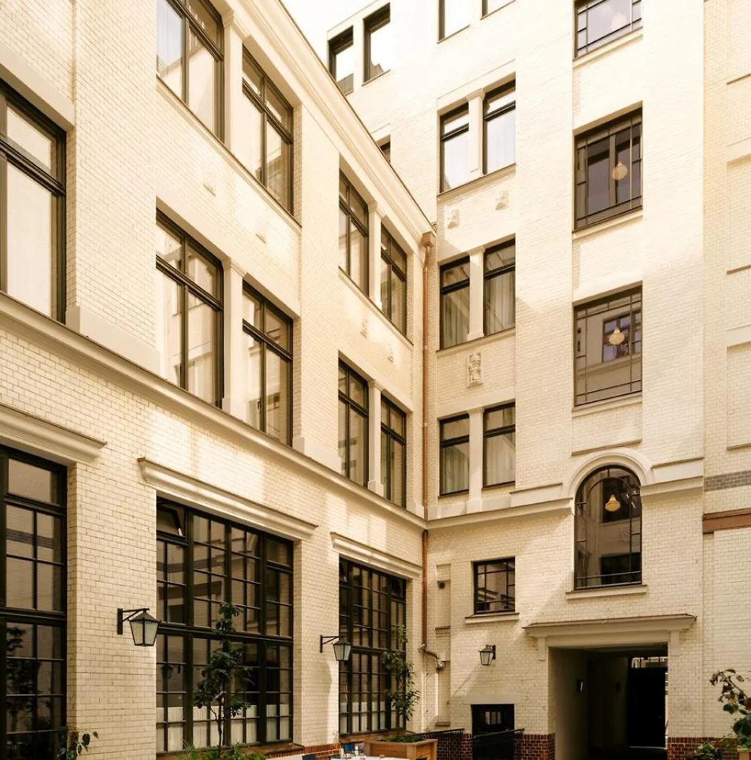 Boutique Hotel Chateau Royal Berlín 5*,