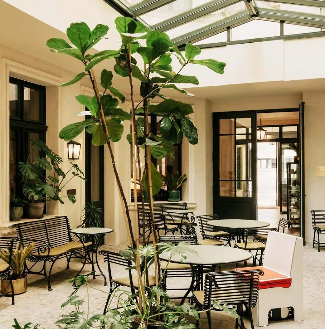 Boutique Hotel Chateau Royal Berlin 5*,
